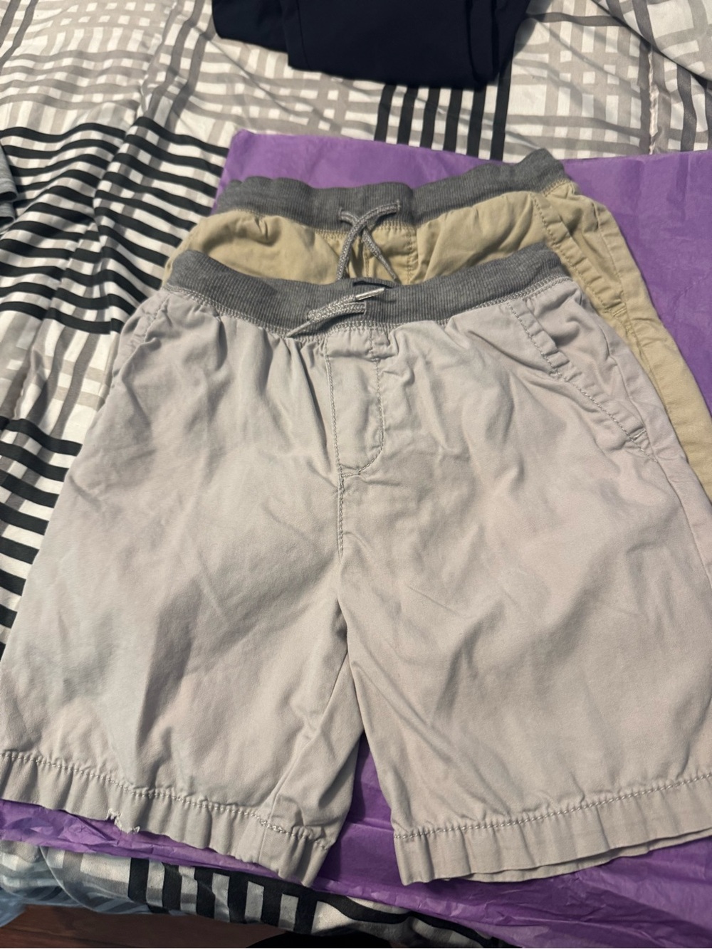 Bundle of 2 OshKosh Bgosh Boys Pull On Shorts Khaki Gray Drawstring Size 7
